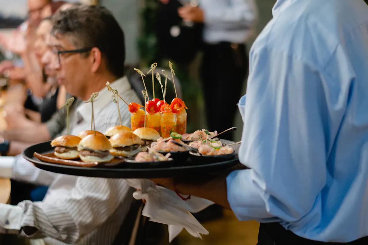Buffet de séminaire d'entreprise dressé par Saveurs du 44